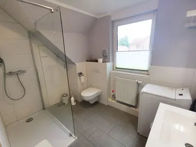 Badezimmer mit Dusche  Karimea