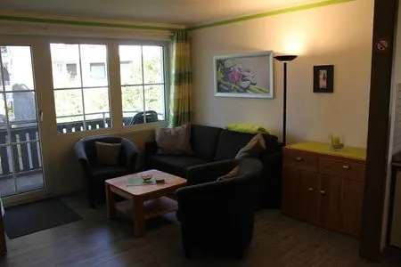 Wohnzimmer (TRA7e) Ferienwohnung "Windrose App. 13"