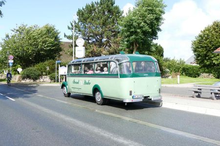 Der grüne Oldtimer Bus der SVG