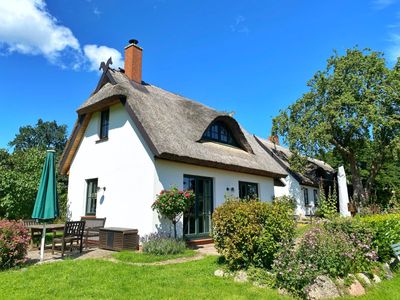 Groß Stresow - Irmi´s Kate - Ferienhaus und Doppelhaushälfte mit großem Garten
