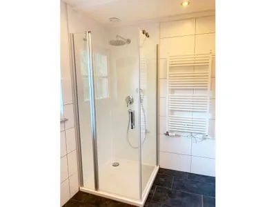 Badezimmer mit Dusche  Strandhaus Pilgrim