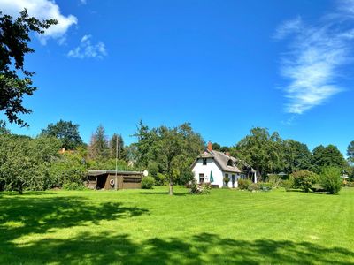 Groß Stresow - Irmi´s Kate - Ferienhaus und Doppelhaushälfte mit großem Garten