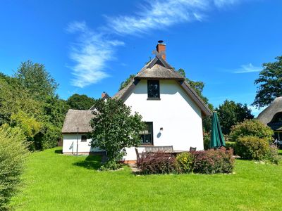 Groß Stresow - Irmi´s Kate - Ferienhaus und Doppelhaushälfte mit großem Garten