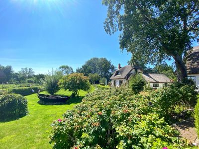 Groß Stresow - Irmi´s Kate - Ferienhaus und Doppelhaushälfte mit großem Garten