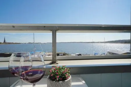 Balkon Ferienwohnung Schleiloge mit Panoramablick auf die Schlei