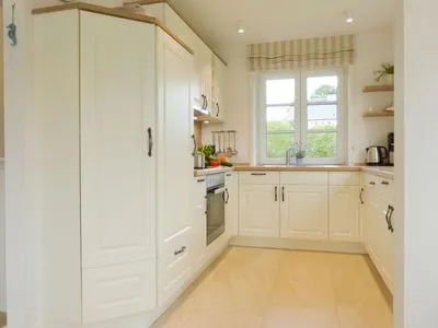 Küche in der Ferienwohnung Seepferdchen in Süddorf auf Amrum Heidehüs Friesenhaushälfte *Seepferdchen*