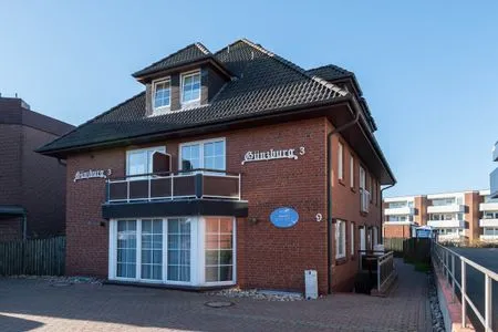 Fassade / Eingang Günzburg Nr. 1