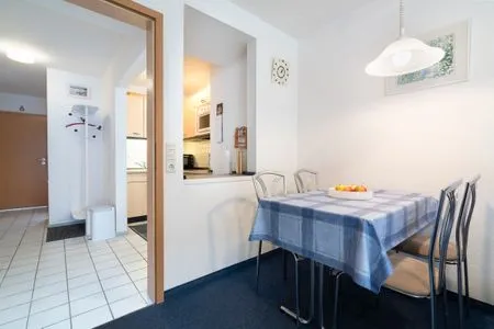 Wohnzimmer, Fernseher, Couch, Sofa, Esstisch, Sitzecke Gorch-Fock-Park Ferienwohnung "App. 3"