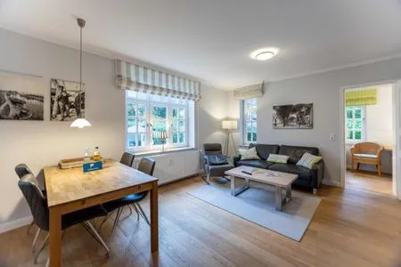 Wohnzimmer Villa Friedericia, Wohnung 2-Hochparterre rechts