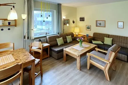 Wohn- und Esszimmer der Ferienwohnung Kreft in Wittdün auf Amrum Haus Seeadler Ferienwohnung *Kreft*