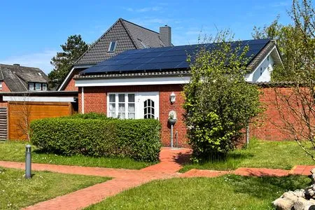 Hauptansicht Bungalow *Ual Welhüs*