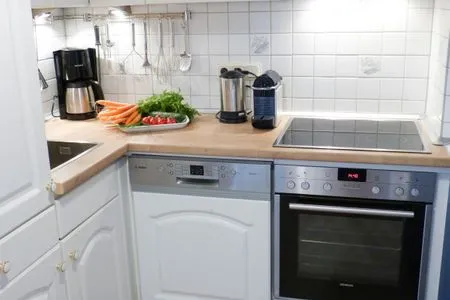 Küchenansicht in der Ferienwohnung Reetblick in Norddorf auf Amrum Haus Pesel Ferienwohnung *Reetblick*