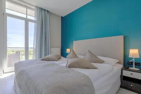 3 Ferienwohnung Strandlilie Ostseebad Wustrow Schlafzimmer mit Blick Richtung Bodden  Strandlilie