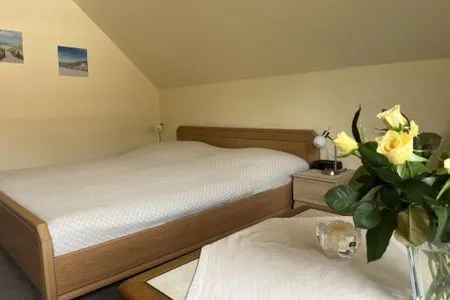 Bett (STOE14c) Ferienwohnung "Iden App. 1"