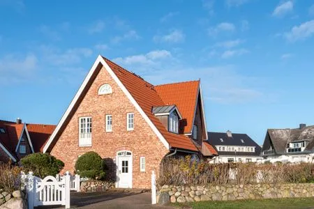 Fassade / Eingang LH Isernhagenhof, App.3