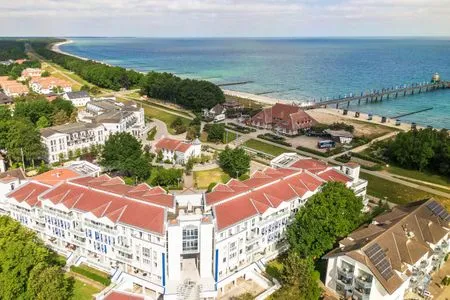 4 Ferienwohnung Grasnelke in Zingst - Drohnenaufnahme des Haupthauses und Umgebung  Grasnelke