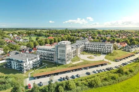 2 Ferienwohnung Sonnengott in Wustrow - Drohnenaufnahme der Anlage  Sonnengott