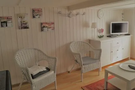 Das Wohnzimmer ist liebevoll Eingerichtet Apartment  Karli 1