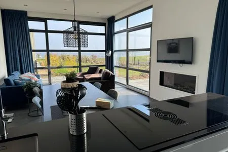 Enkhuizer Strand Chalet Strandpanorama Zweite Reihe mit Zaun Haus Nr. 203 Enkhuizen / IJsselmeer - 