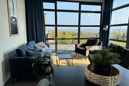 Enkhuizer Strand Chalet Strandpanorama Zweite Reihe mit Zaun Haus Nr. 203 Enkhuizen / IJsselmeer - 