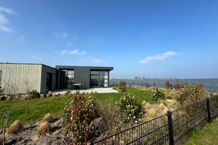 Enkhuizer Strand Chalet IJsselmeerstrand Erste Reihe mit Zaun Haus Nr. 204 Enkhuizen / IJsselmeer - 