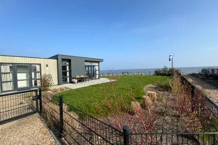 Enkhuizer Strand Chalet Meeresrauschen Erste Reihe mit Zaun Haus Nr. 249 Enkhuizen / IJsselmeer - 