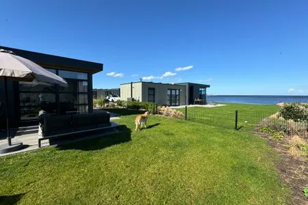 Enkhuizer Strand Chalet IJsselmeerblick Zweite Reihe mit Zaun Haus Nr. 221 Enkhuizen / IJsselmeer - 