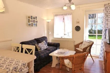 Wohnzimmer in der Ferienwohnung Fiiwfut in Süddorf auf Amrum Hüs Sanskiin Ferienwohnung *Fiiwfut*