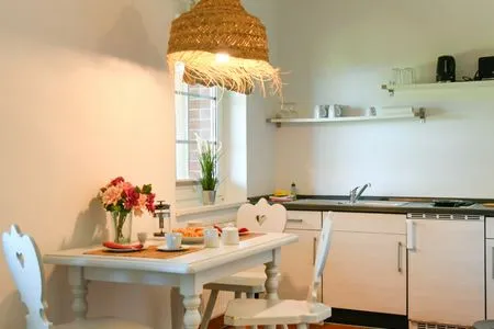 Küche / Küchenzeile Ferienhaus am Gutspark Dranske Ferienwohnung Heiderose