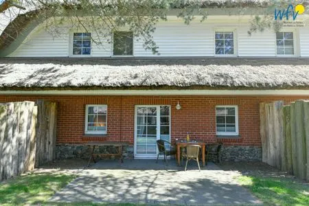 Terrasse Ferienhaus am Gutspark Dranske Ferienwohnung Sonnenschein