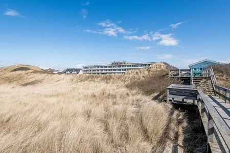 Hauptansicht Dünenhof zum Kronprinzen, Seafront, App. 61