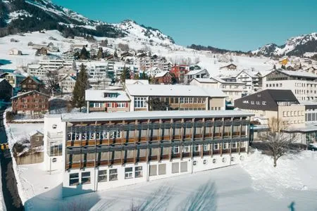 Bird's eye view Gruppenunterkunft Mürtschenblick