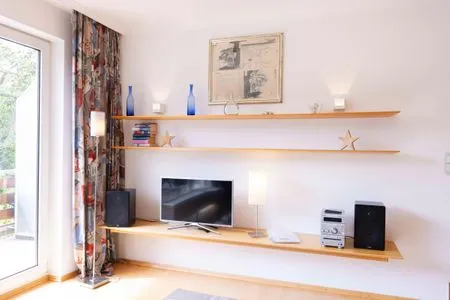 Wohnzimmer (BEE1) Ferienwohnung Ernstorfer