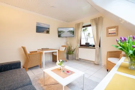 Wohnzimmer (HER16d) Ferienwohnung "Ankes Gästehaus 2"