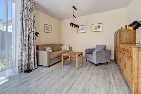 Wohnzimmer Ferienwohnung ca. 250m vom Ostseestrand für 2 bis 4 Personen