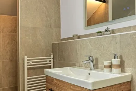 Bathroom Cliff House Cliffclimber