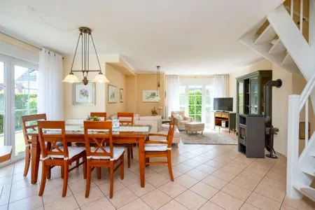 Esstisch mit Bestuhlung  Hoppenberg 24 - Haus Sommerfeld