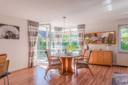 Ferienwohnung Perle am Seeufer Waren (Müritz) - Wohnraum mit viel Sonne  Perle am Seeufer