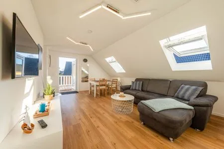 Ferienwohnung Merlin Ausguck Röbel/Müritz - Wohnzimmer mit Balkon  Merlin Ausguck