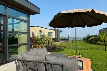 Enkhuizer Strand Chalet Möwennest mit Zaun Zweite Reihe Haus Nr. 261 Enkhuizen / IJsselmeer - 