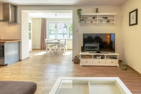 Ferienwohnung Kietz-Flair Waren (Müritz) - Wohnzimmer mit Seeblick  Kietz-Flair