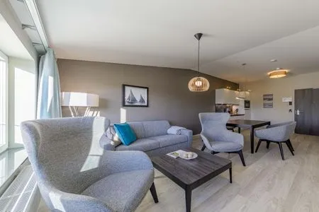 Ferienwohnung Seebadrast Ostseebad Wustrow ZweiWasser Alte Seefahrtschule Großzügiges Wohnzimmer  Seebadrast