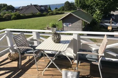 Geräumiger Balkon mit Blick auf die Ostsee, Flensburger Förde Nordlicht