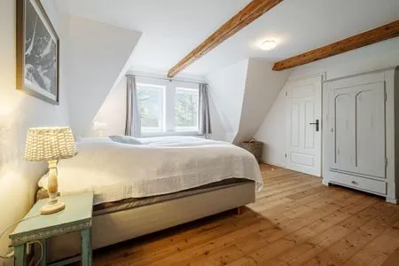 Schlafzimmer im 1. OG mit Boxspringbett (180 x 200 cm) Bauernhaus am Mühlendamm