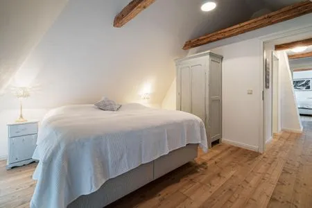 Schlafzimmer im 1. OG mit Boxspringbett (180 x 200 cm) Bauernhaus am Mühlendamm