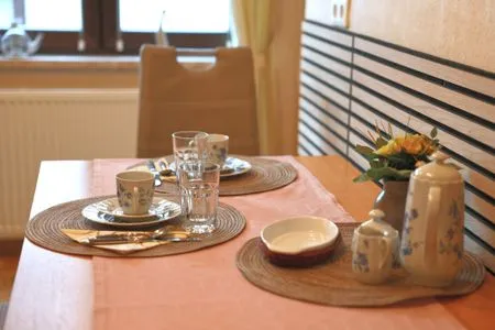 Esstisch in der Küche Ferienwohnung Waldblick