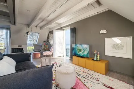 Wohnbereich im 1 OG mit Meerblick, TV-Ecke, Essbereich und Küche Haifischsieben