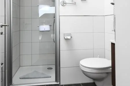 Badezimmer Apartment mit Balkon 7/3 OG