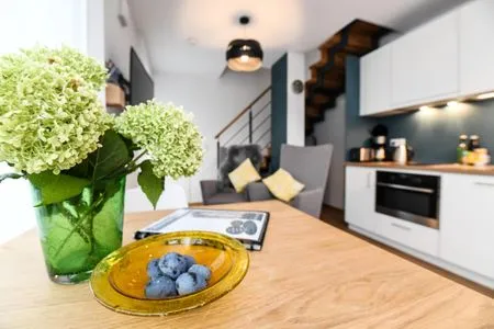 Wohnzimmer Apartment mit Balkon 7/3 OG