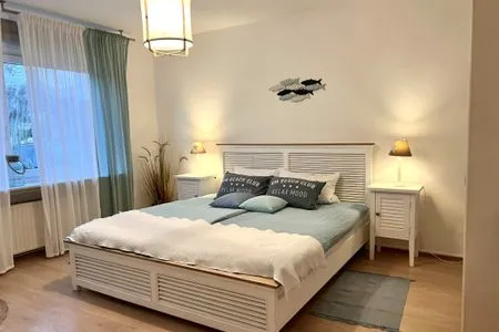 Schlafzimmer (MEI71) Ferienwohnung "Strandlust"